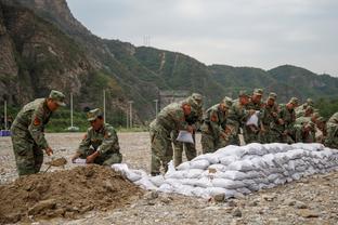 记者：舒波-莫廷无意冬窗离队，拜仁也希望留住他